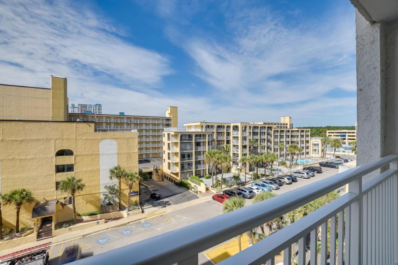 Apartment Life With Balcony! *