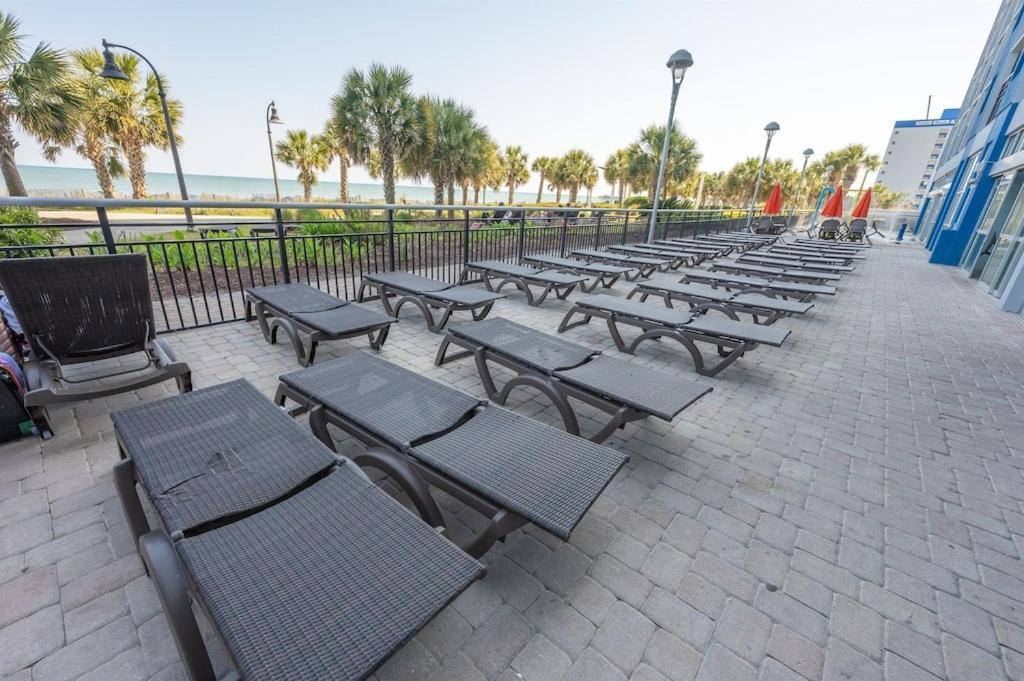 Oceanfront,heated Pools,boardwalk, Location,views! Apartment *