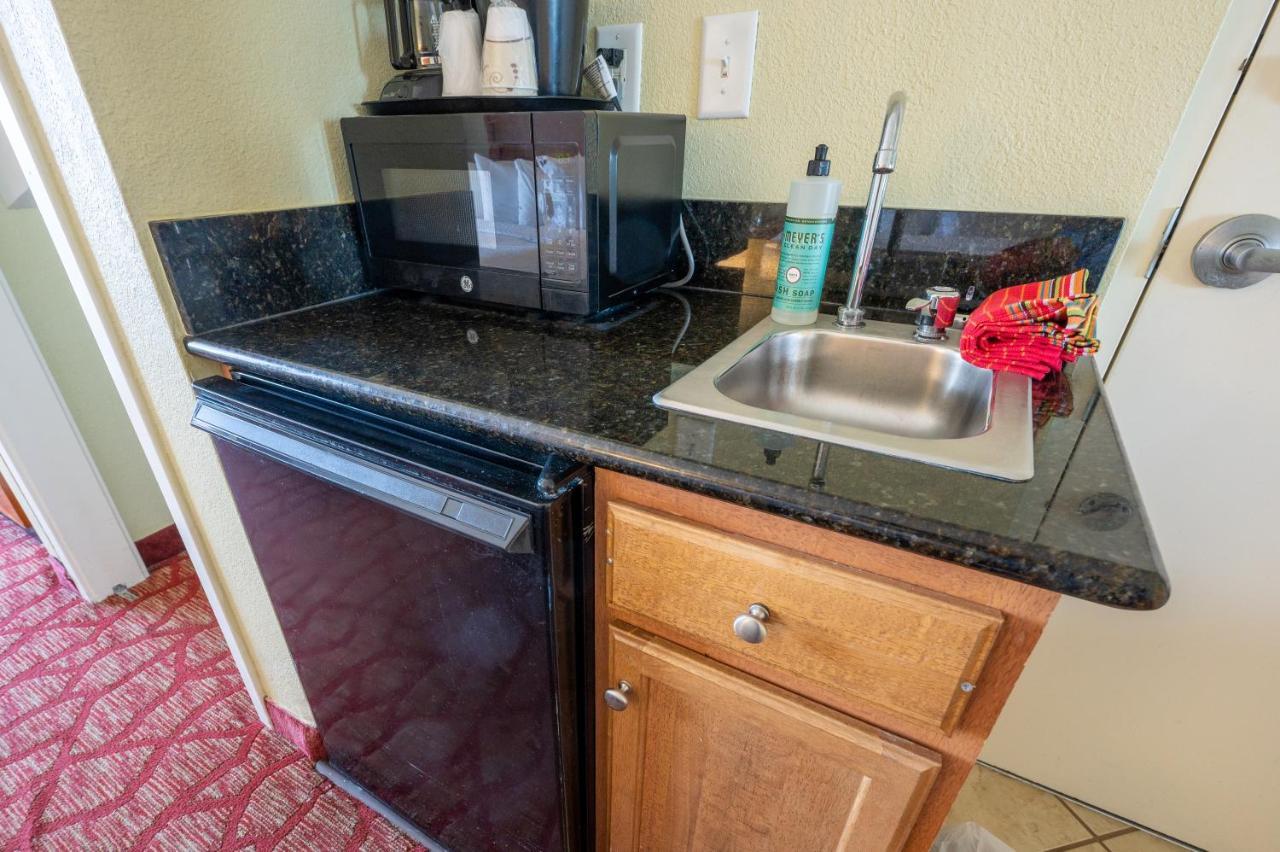 Direct Oceanfront, Heated Pool, Boardwalk,
