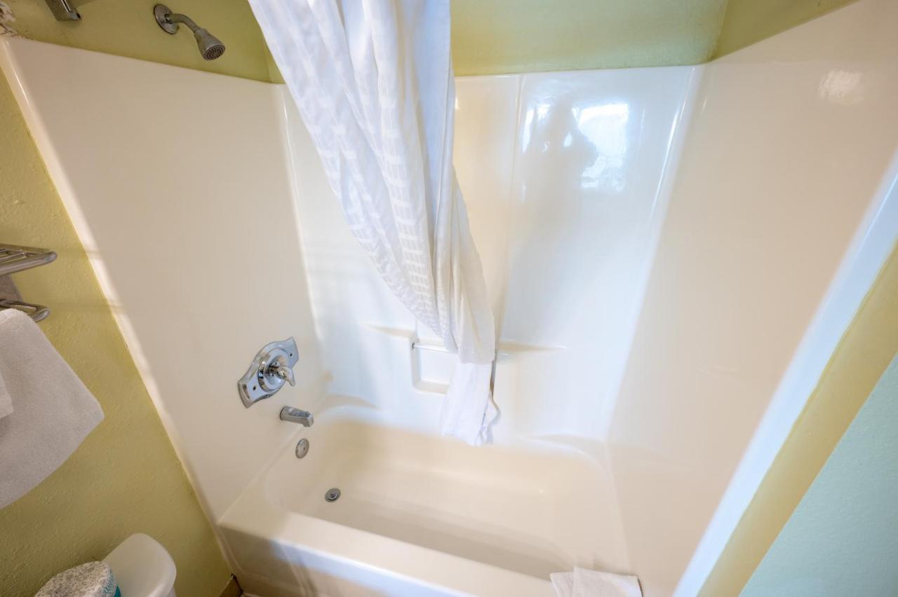 Direct Oceanfront, Heated Pool, Boardwalk, *