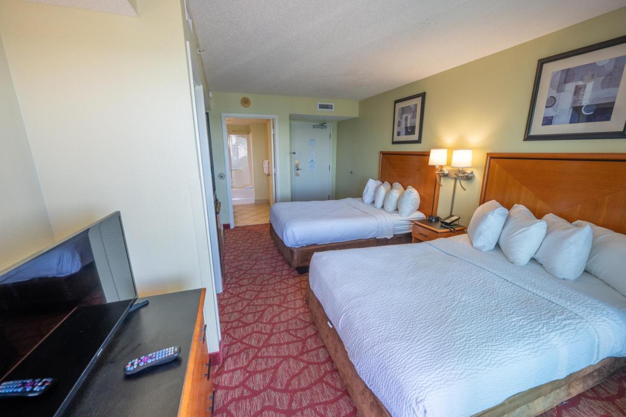 Direct Oceanfront, Heated Pool, Boardwalk, Apartment *