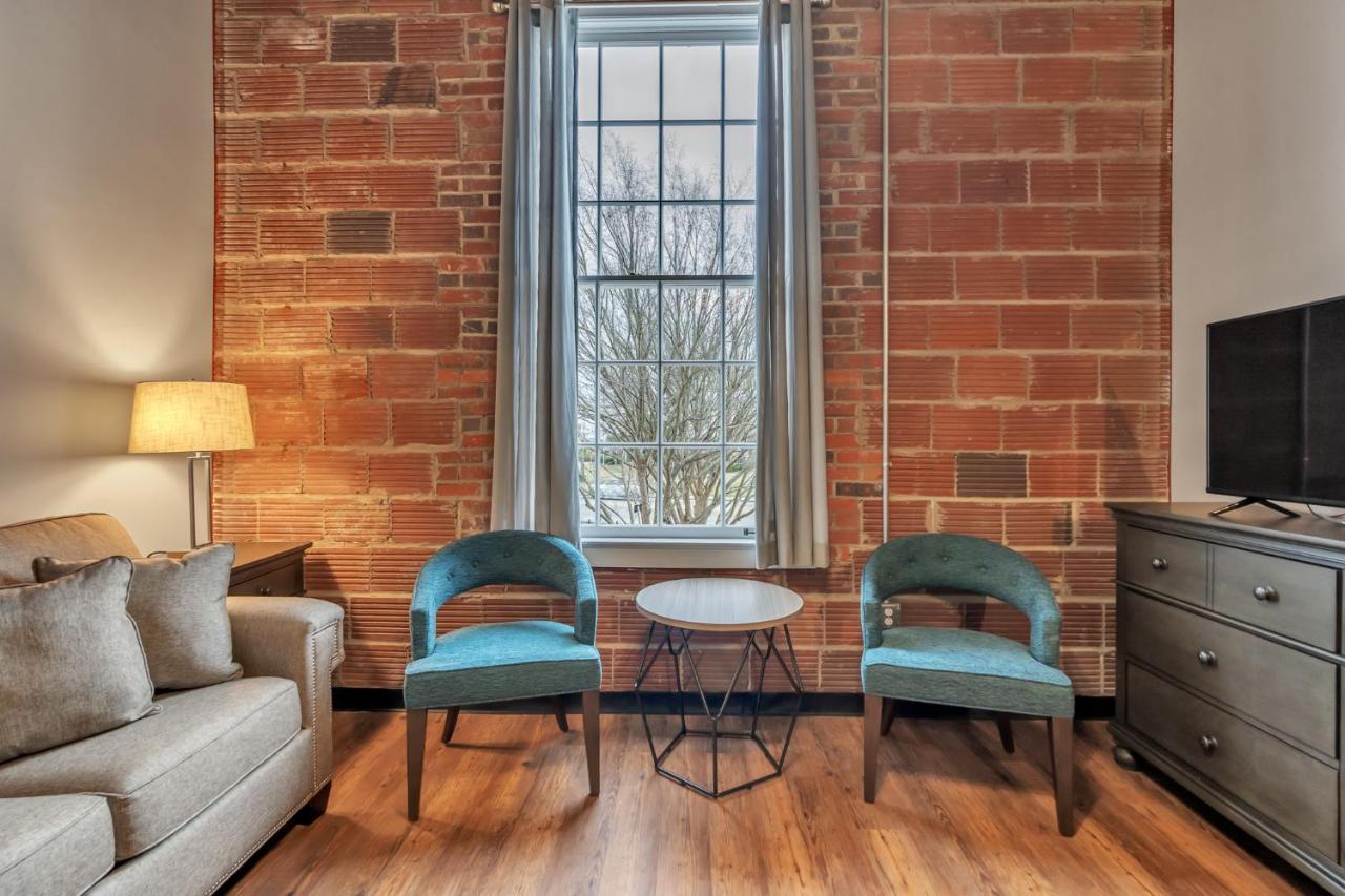 1 Bedroom @ Grand Brewery 202 *