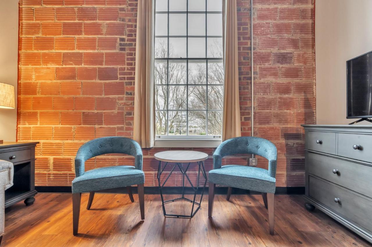1 Bedroom @ Grand Brewery 203 *