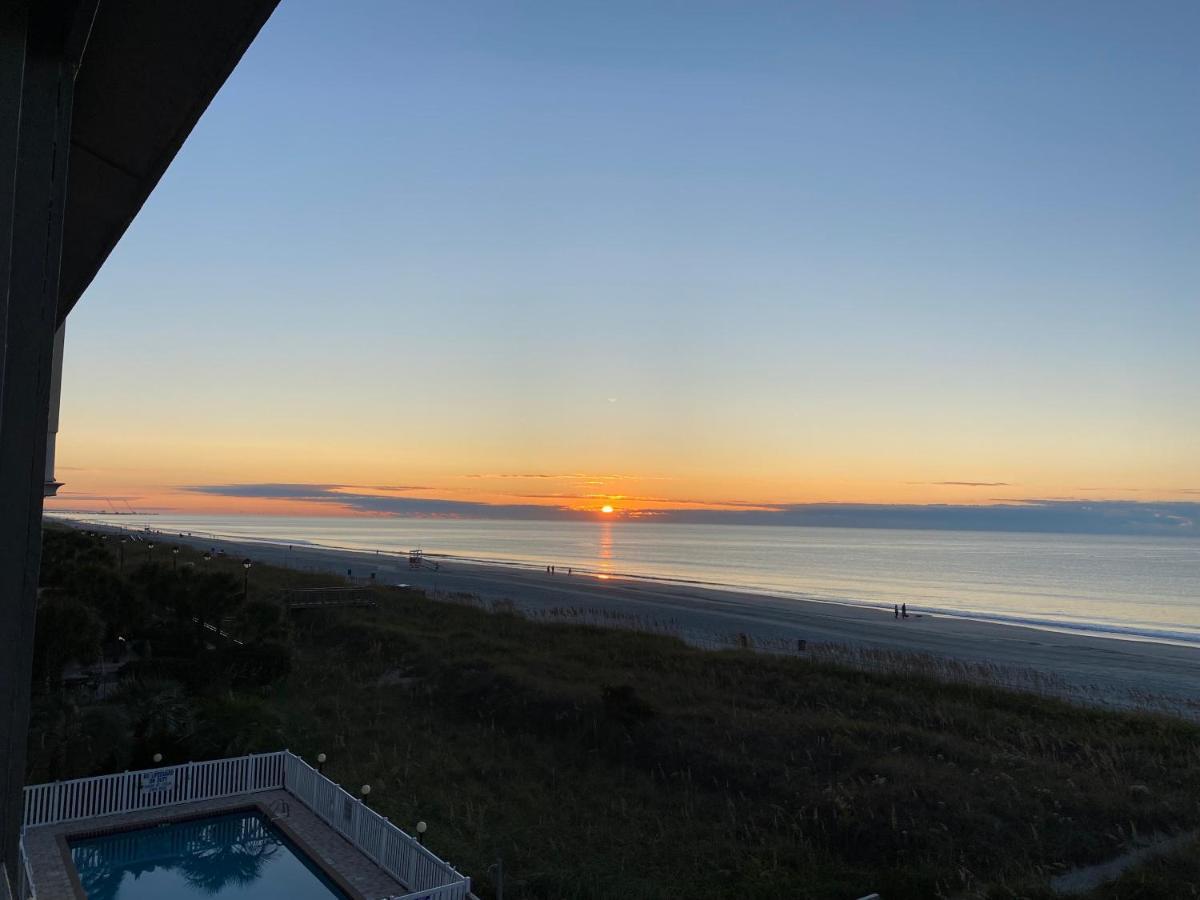 Tequila Sunrise Apartment