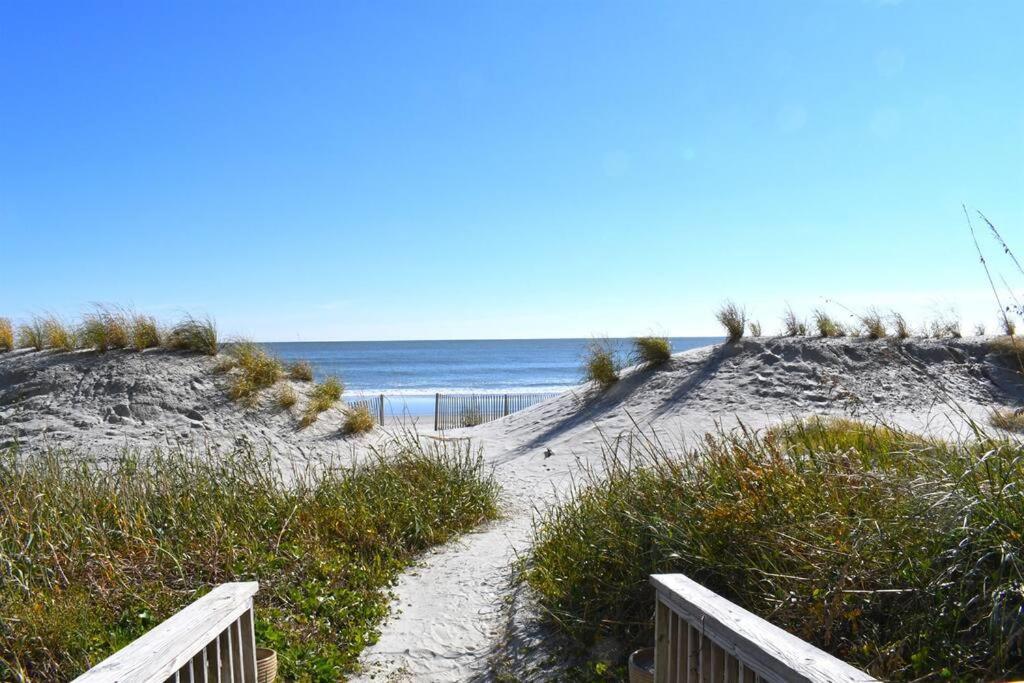 New Remodeled Direct Oceanfront Views Cove Holiday home Myrtle Beach