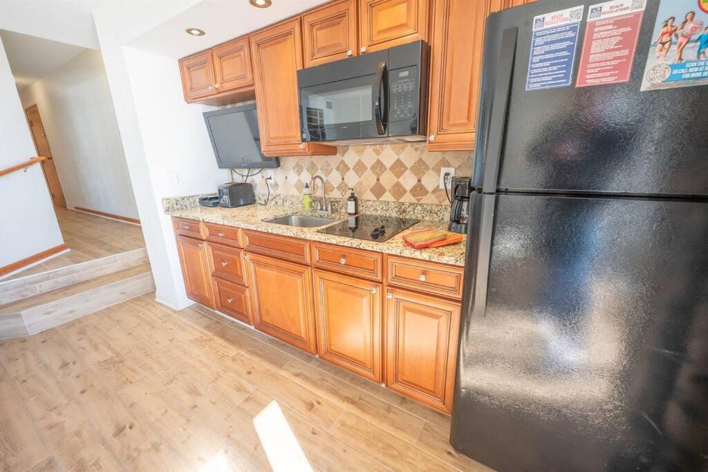 Holiday home New Remodeled Direct Oceanfront Views Cove