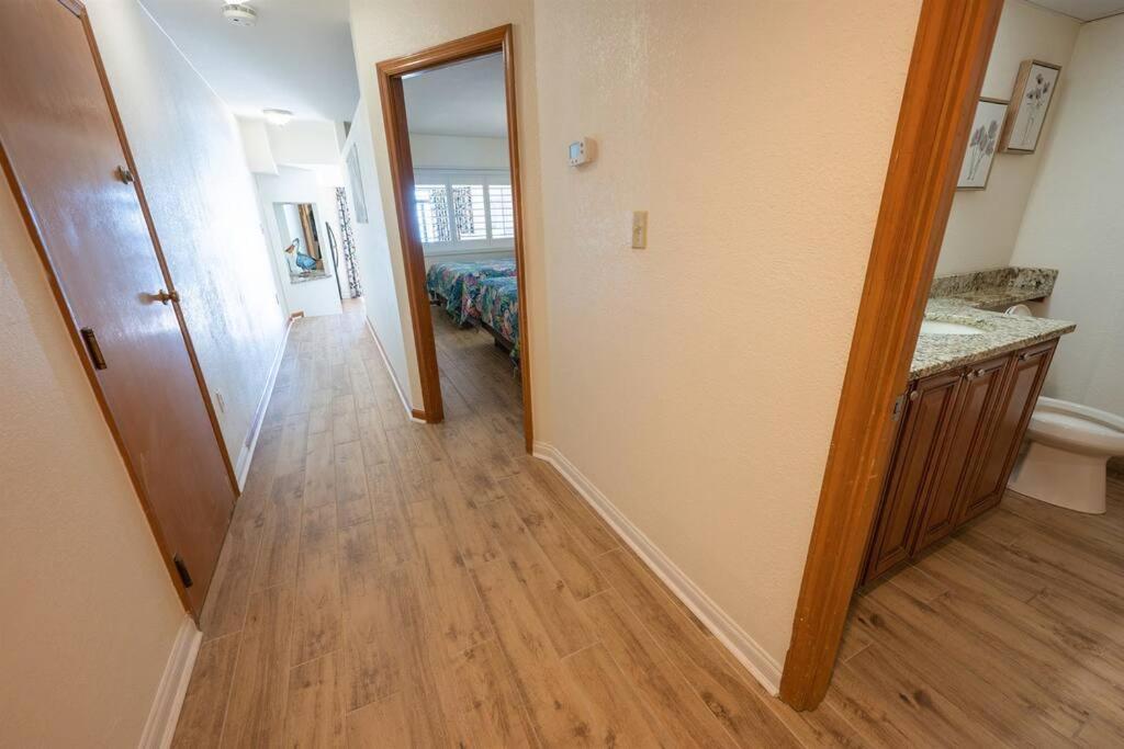 Holiday home New Remodeled Direct Oceanfront Views Cove *
