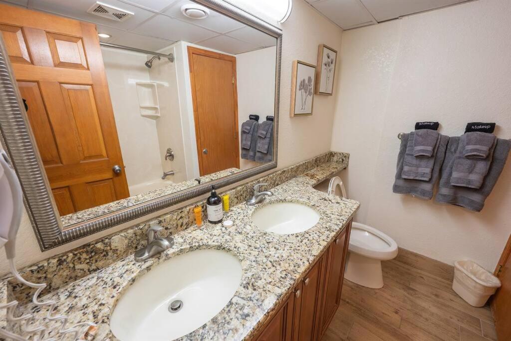 New Remodeled Direct Oceanfront Views Cove