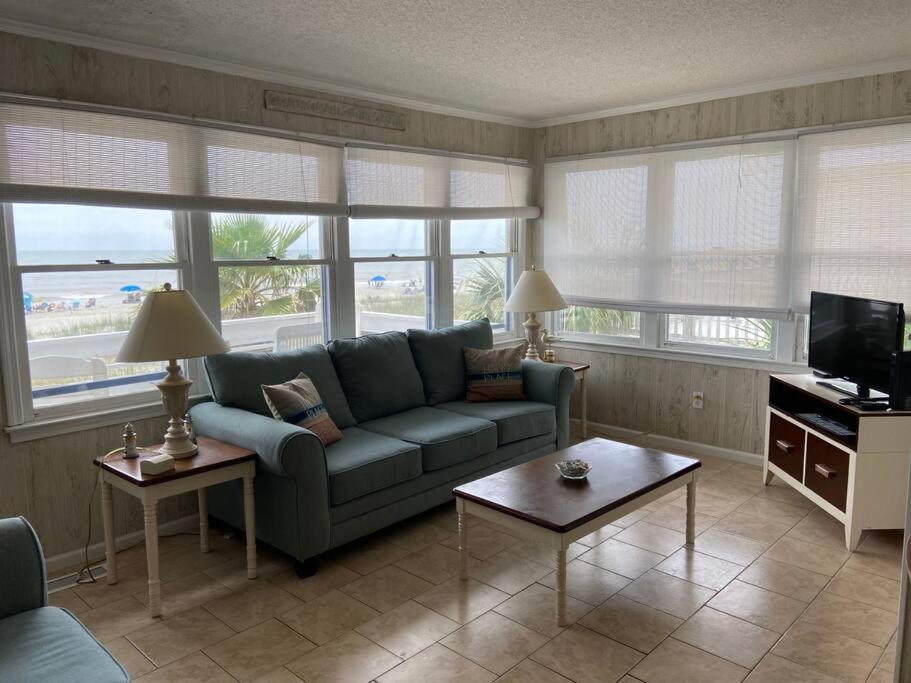 Beachfront -almost Heaven Oceanfront- Unit C/ 2br 1ba Apartment *
