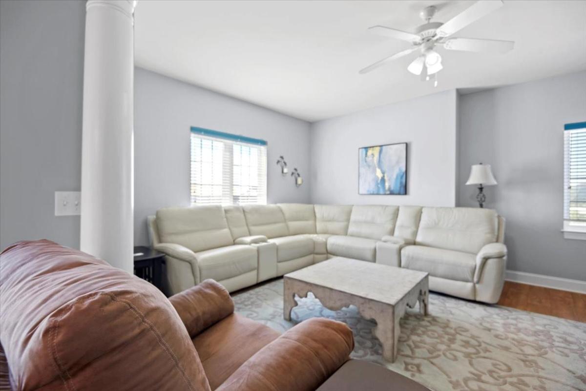 3bd 2bth Huge Condo! Golf & Beach Winter Getaway! Myrtle Beach
