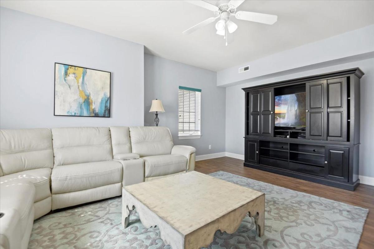 Apartment 3bd 2bth Huge Condo! Golf & Beach Winter Getaway! *