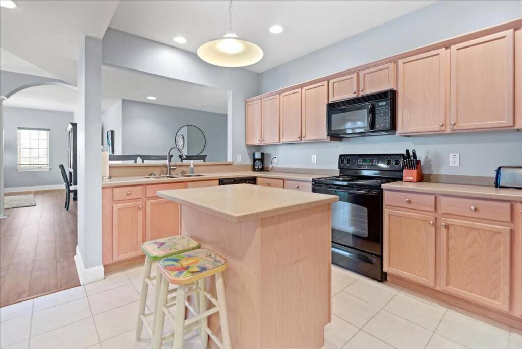 3bd 2bth Huge Condo! Golf & Beach Winter Getaway! Apartment