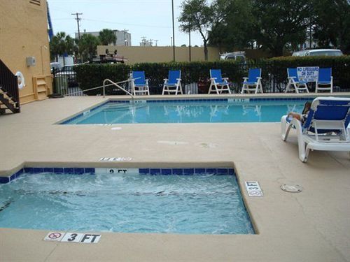 Aqua Hotel 3*