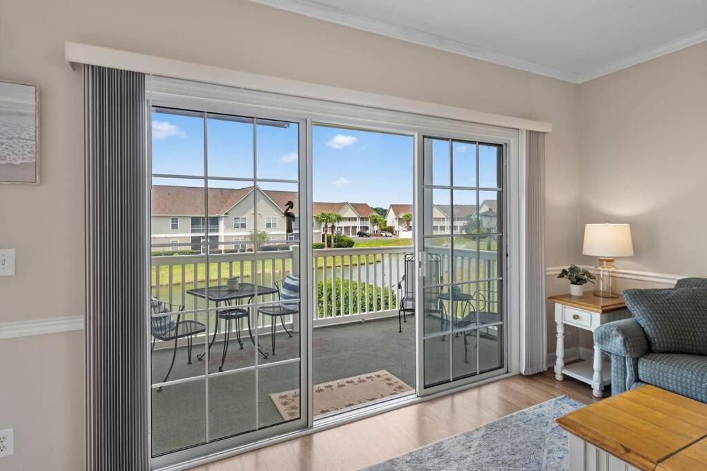 2br 2ba Waterfront 10min To Beach And Market Common Apartment