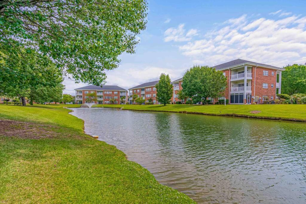 2br 2ba Waterfront 10min To Beach And Market Common *