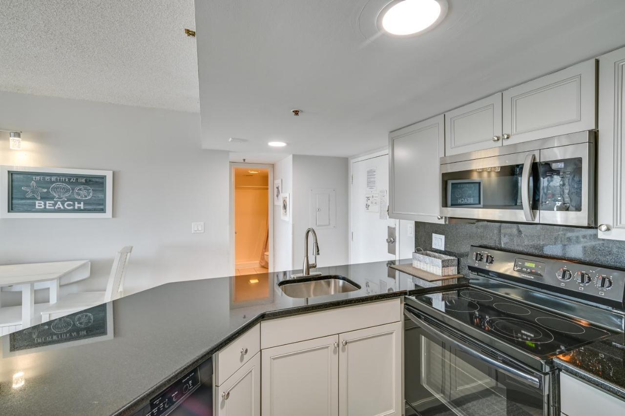 Oceanfront Myrtle With Balcony And Views! Apartment