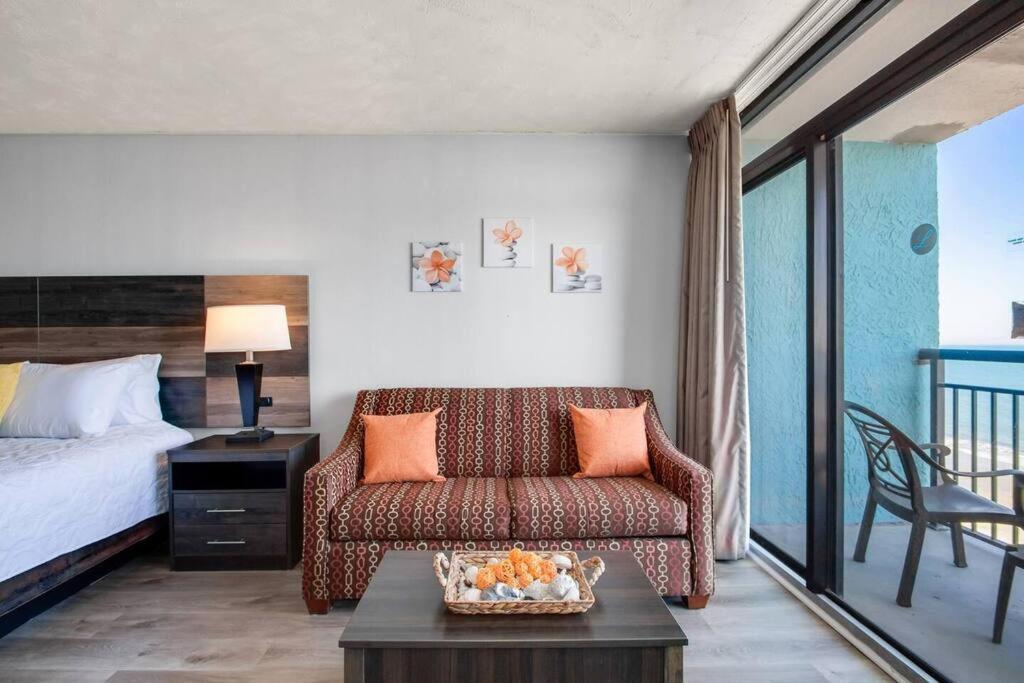 Apartment Spacious King Oceanfront 1026 Myrtle Beach