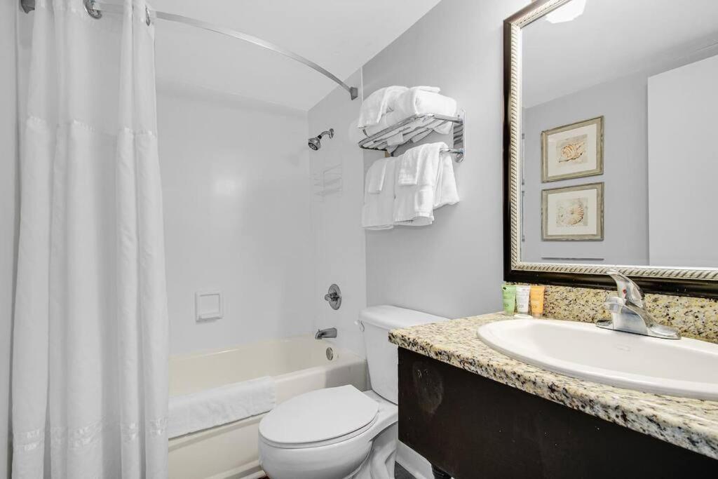 Apartment Spacious King Oceanfront 1026 Myrtle Beach