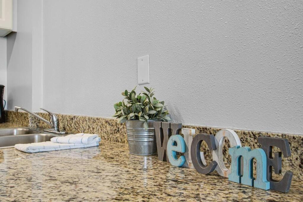 Spacious King Oceanfront 1026 Apartment *
