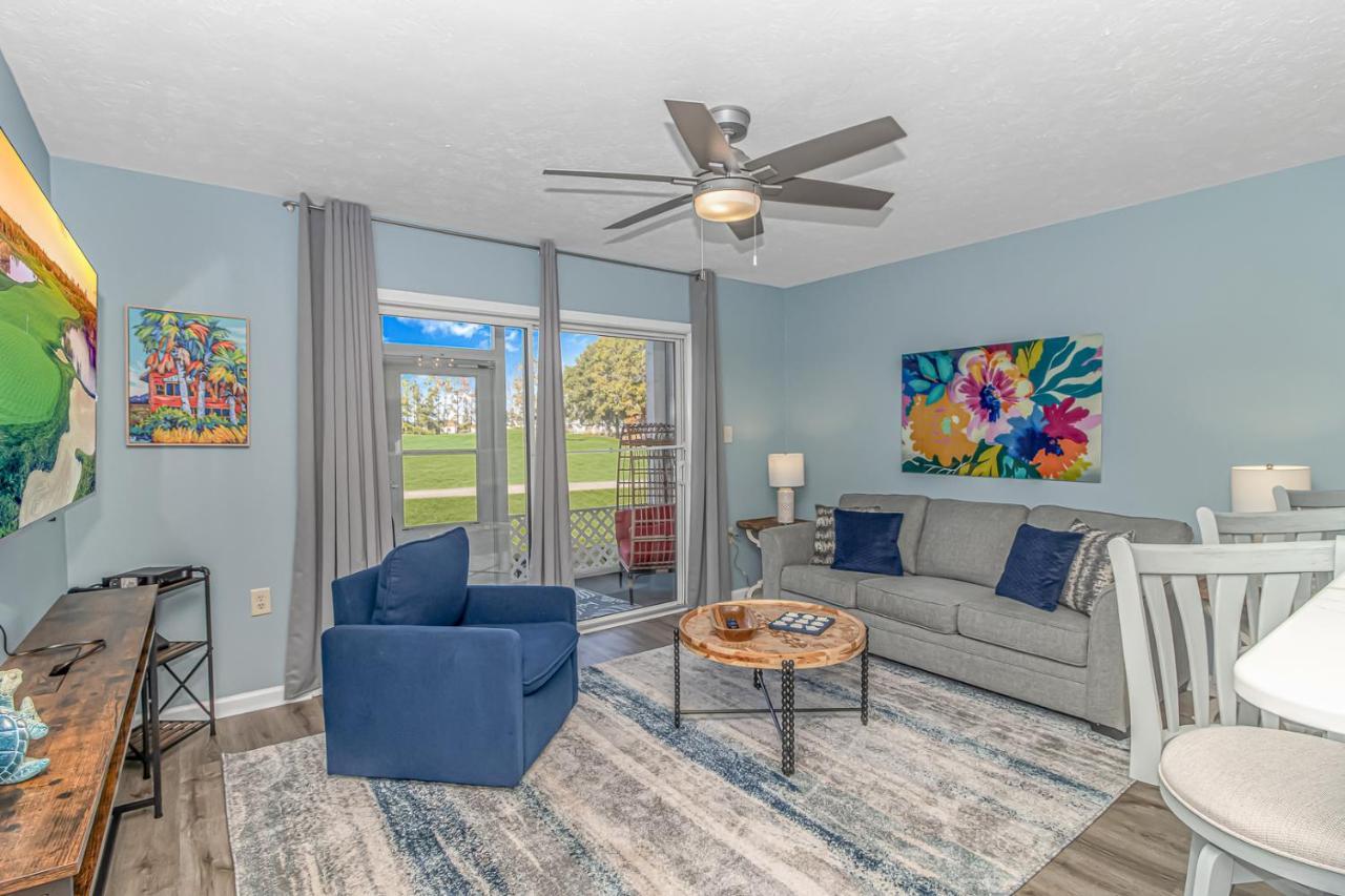 Holiday home Beautifully Renovated- Ground Floor Sleeps 4! 1 Bed, 1 Bath - River Oaks Golf Unit 7-b