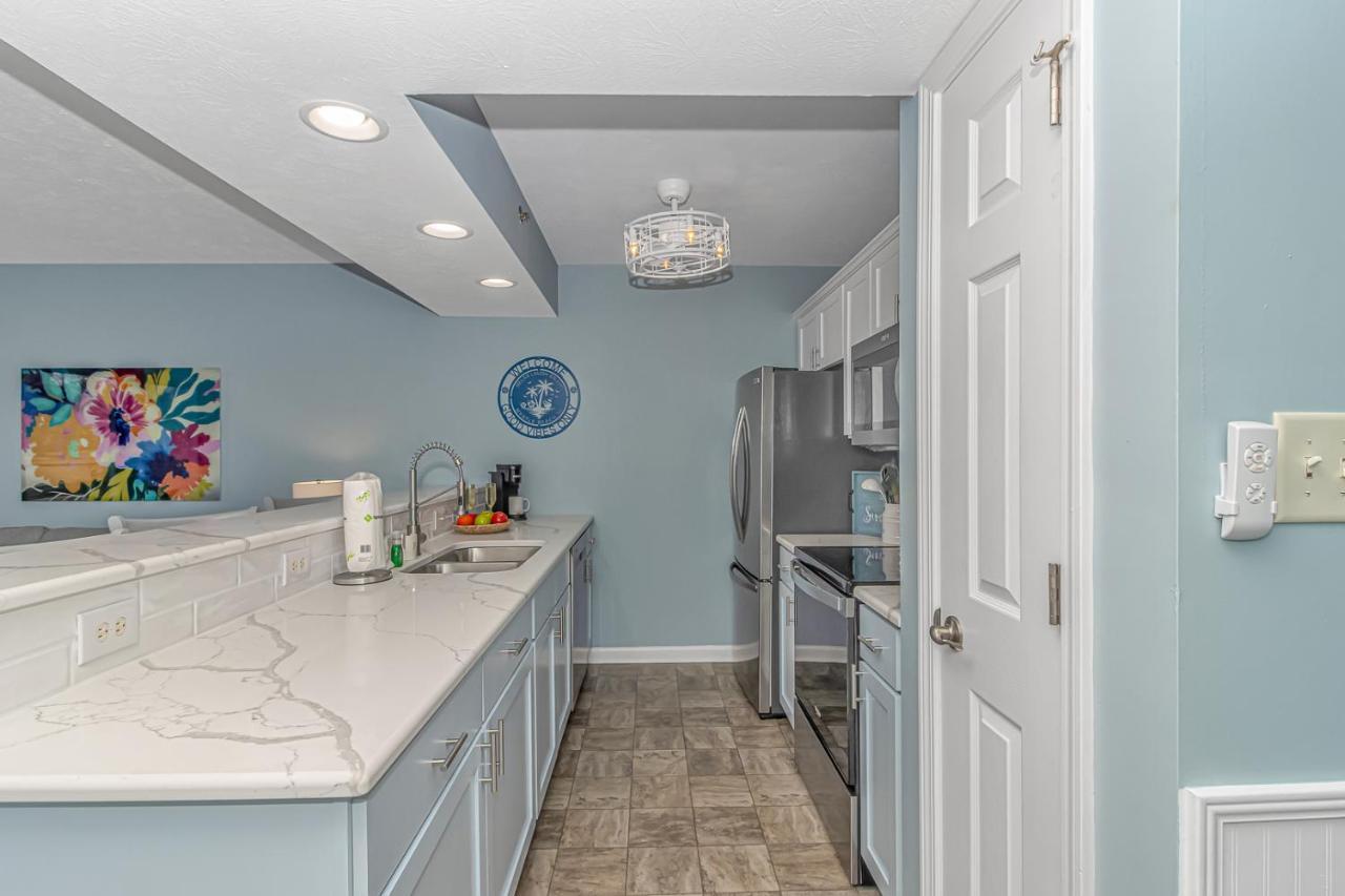 Holiday home Beautifully Renovated- Ground Floor Sleeps 4! 1 Bed, 1 Bath - River Oaks Golf Unit 7-b *