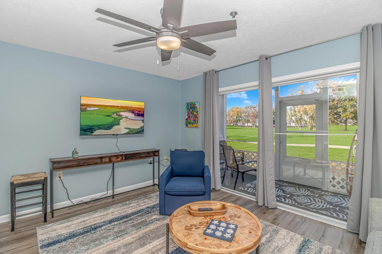 Beautifully Renovated- Ground Floor Sleeps 4! 1 Bed, 1 Bath - River Oaks Golf Unit 7-b Holiday home