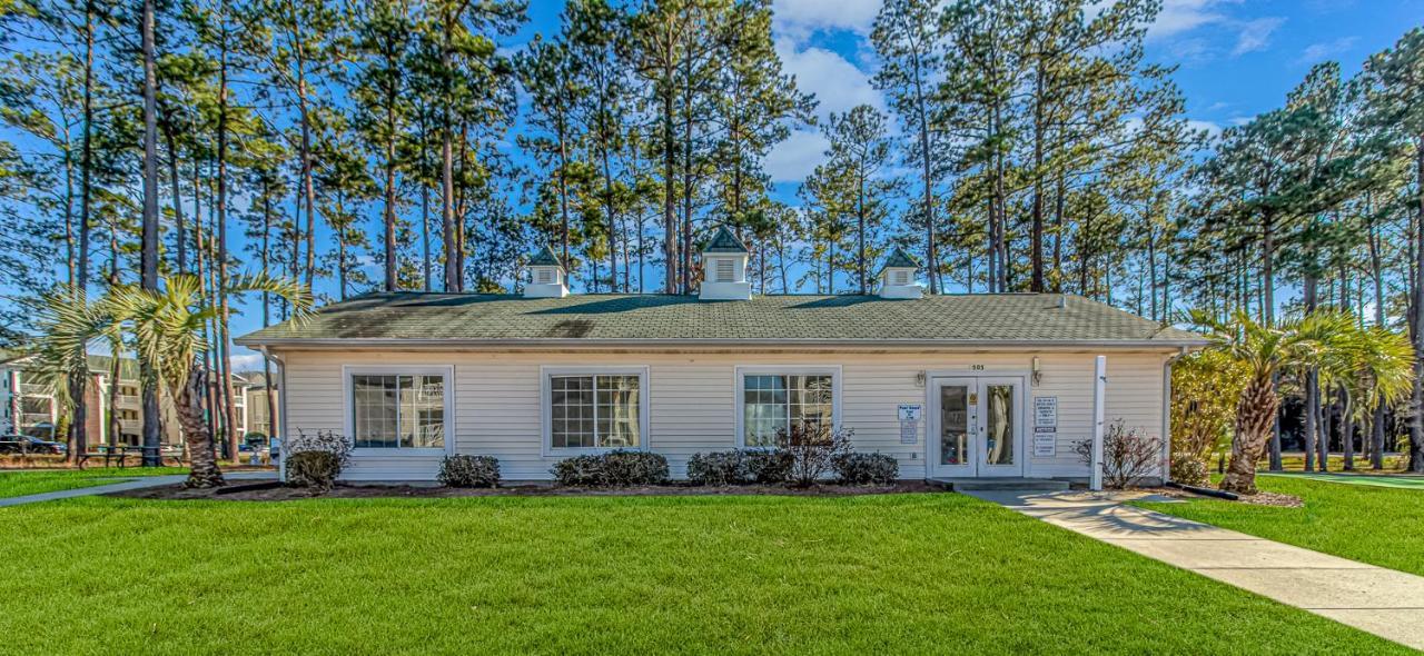 Beautifully Renovated- Ground Floor Sleeps 4! 1 Bed, 1 Bath - River Oaks Golf Unit 7-b *
