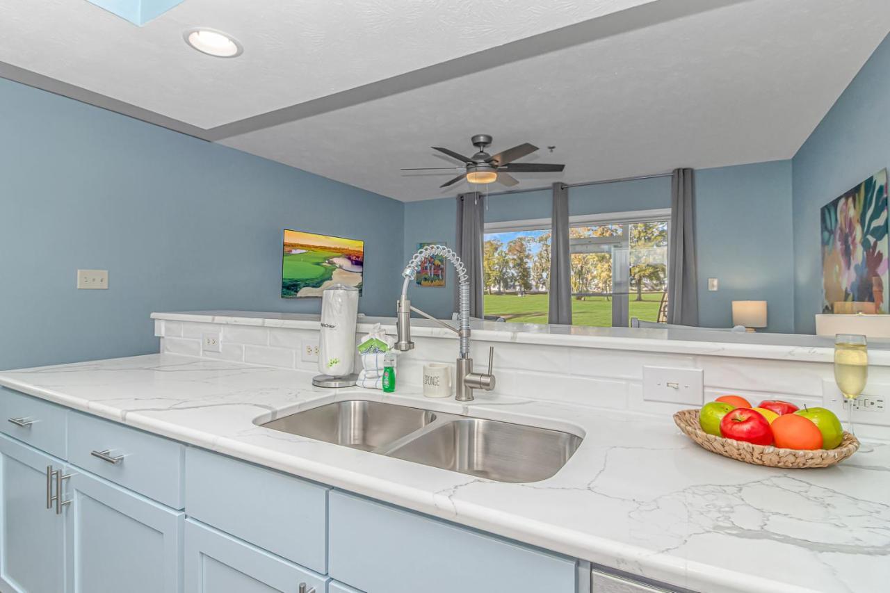 Holiday home Beautifully Renovated- Ground Floor Sleeps 4! 1 Bed, 1 Bath - River Oaks Golf Unit 7-b