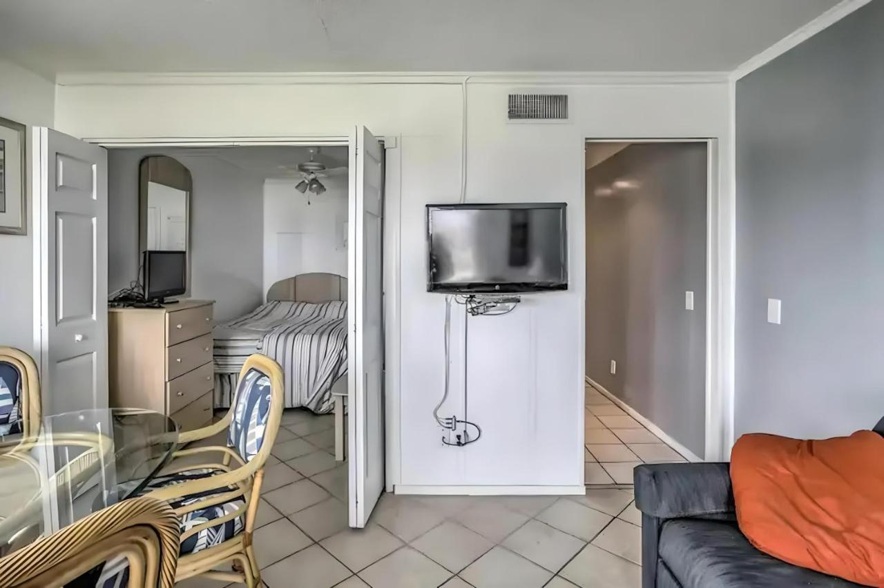 Apartment Sands Club 406, W/ Balcony + Access!