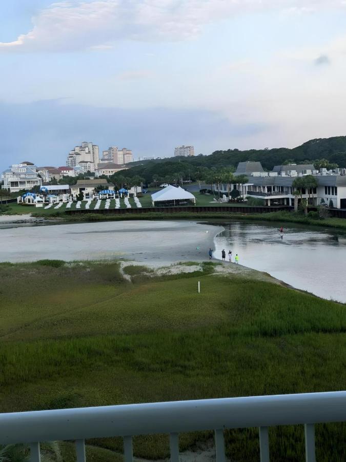 Apartment Sands Club 406, W/ Balcony + Access!