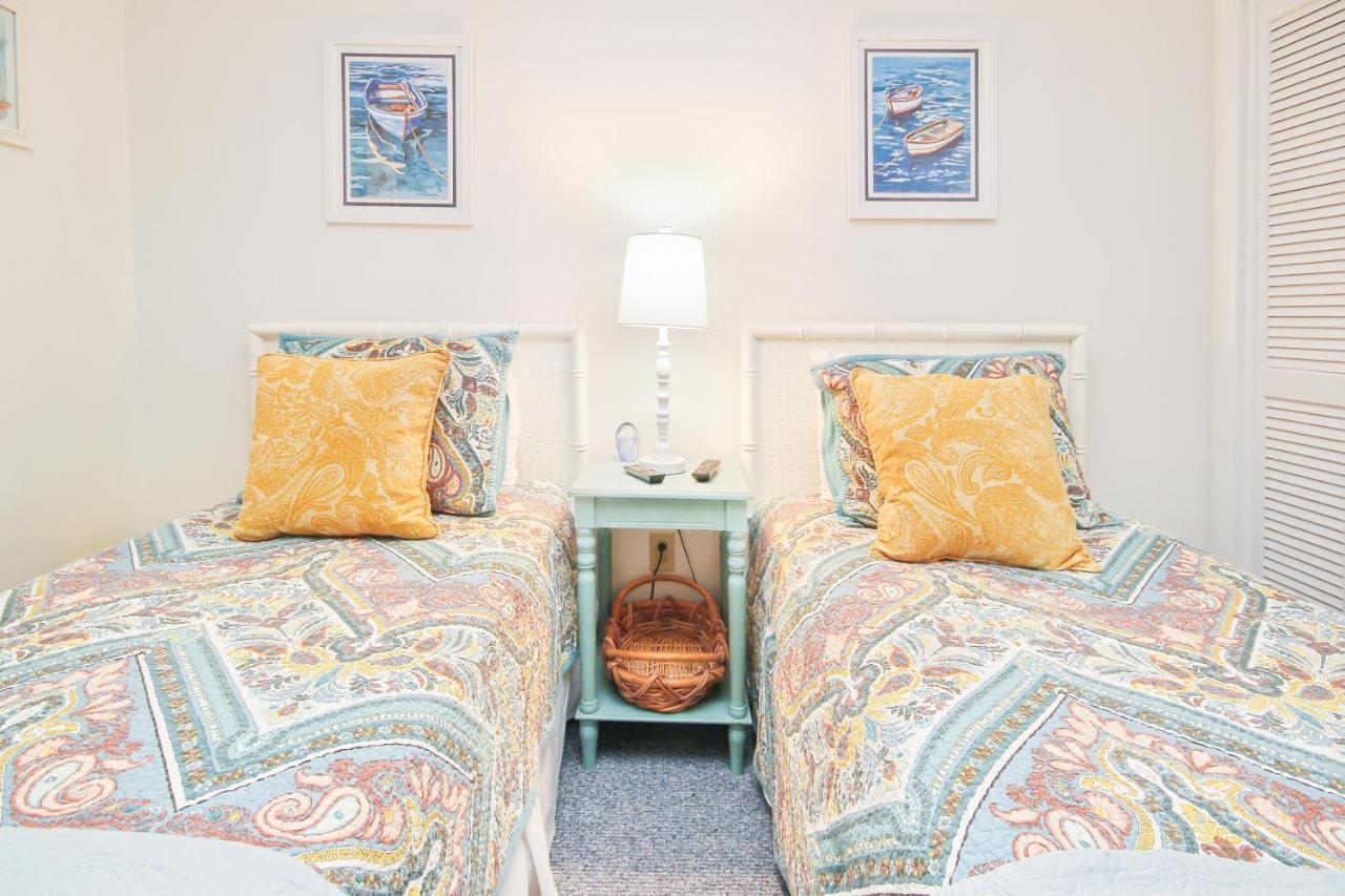 Tilghman & Racquet 367 Apartment