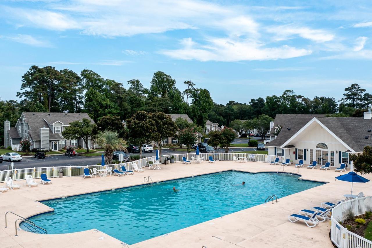 Fun And Sun At Fairway Oaks Apartment