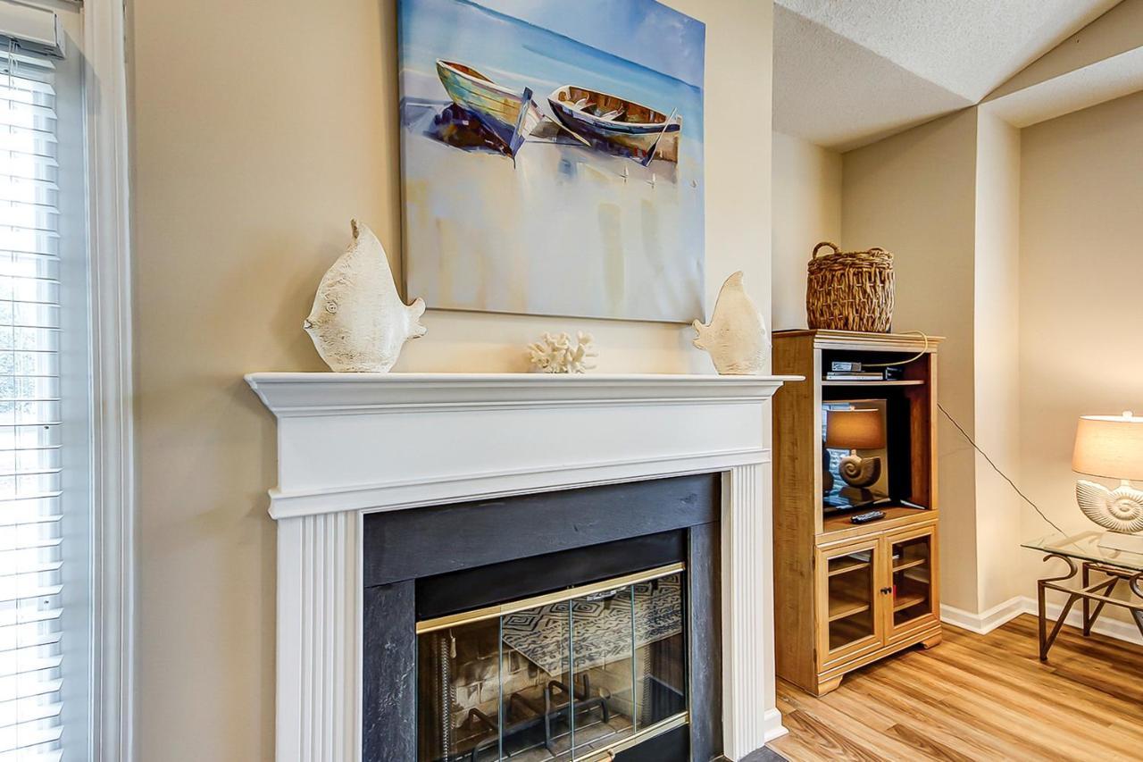 Apartment Fun And Sun At Fairway Oaks *