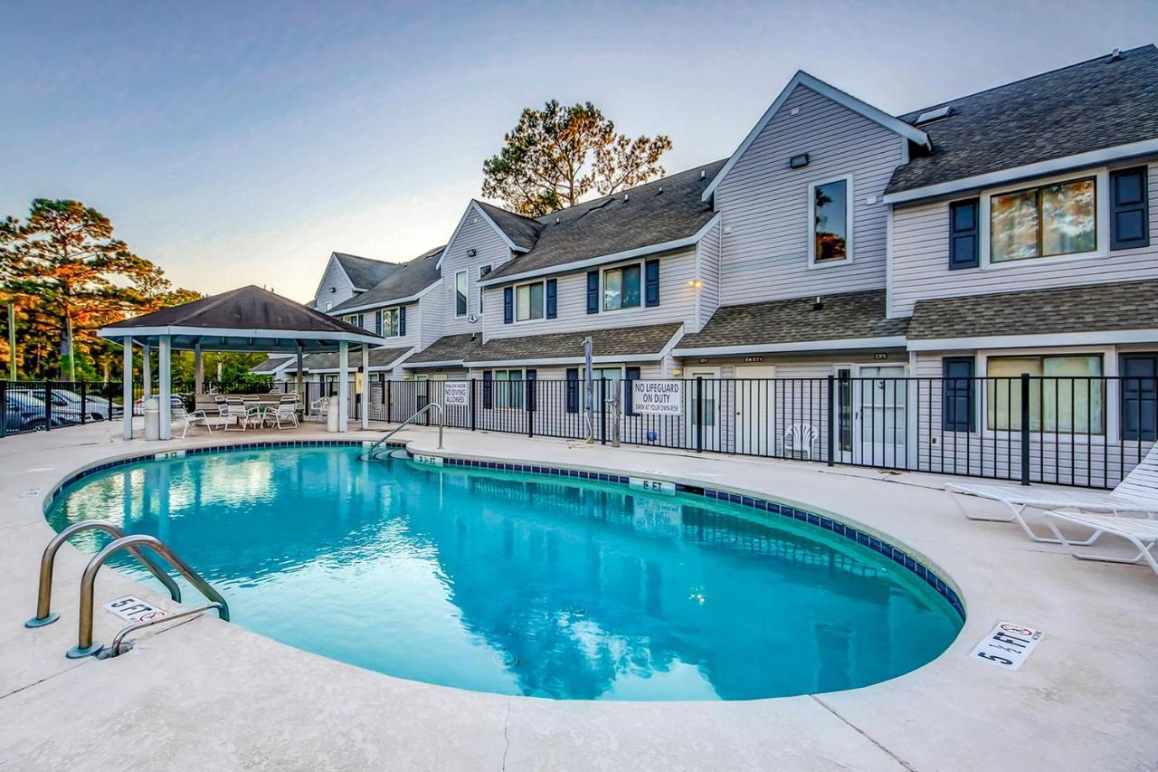 Fairway Village - B6 Apartment