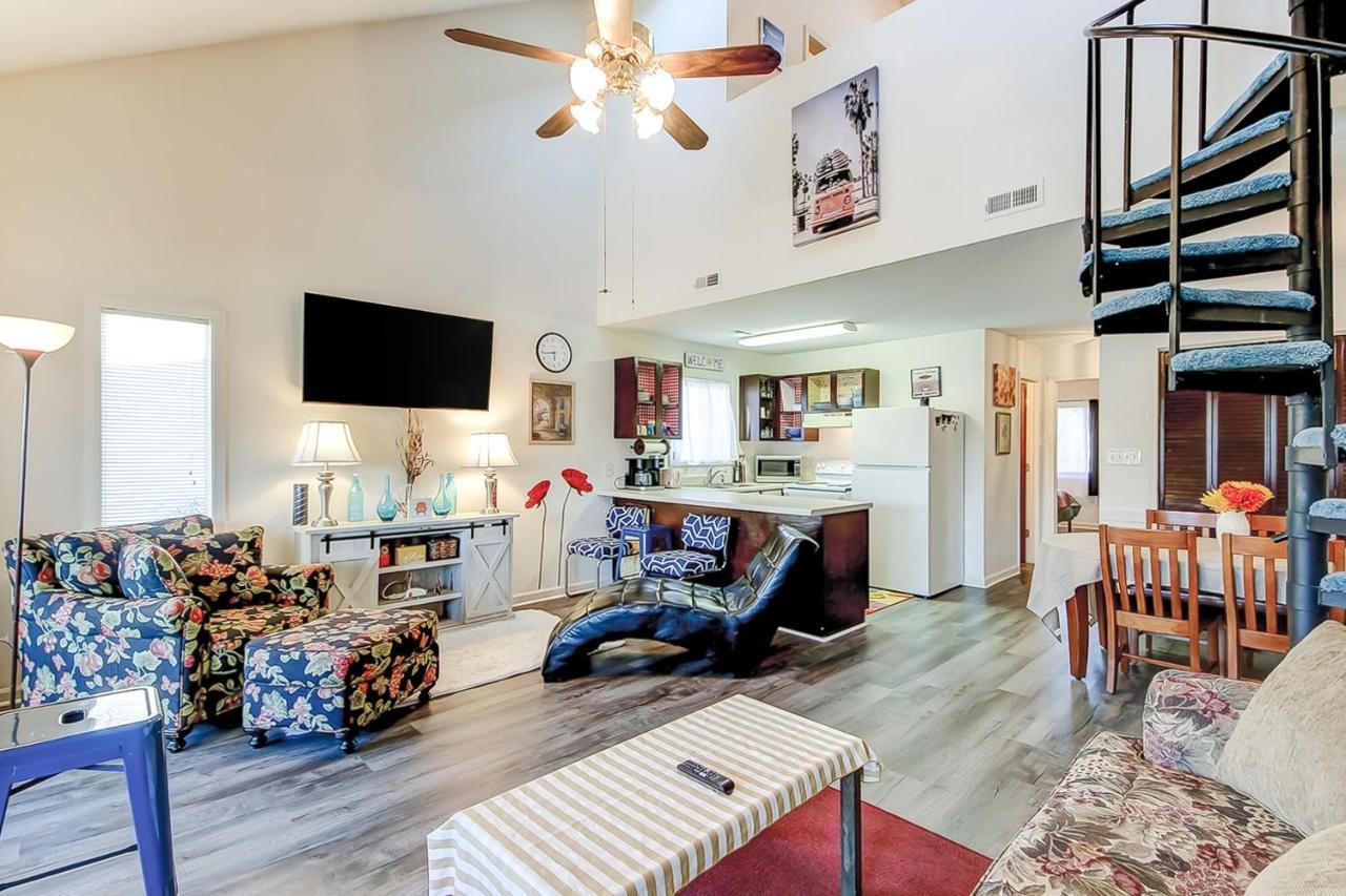 Fairway Village - B6 Apartment *