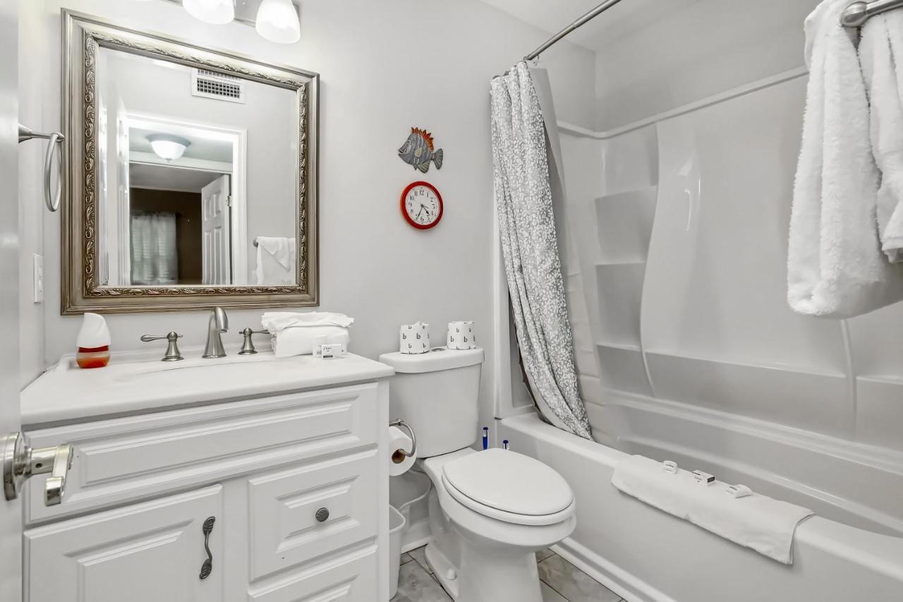 Retreat At Glenns Bay F202