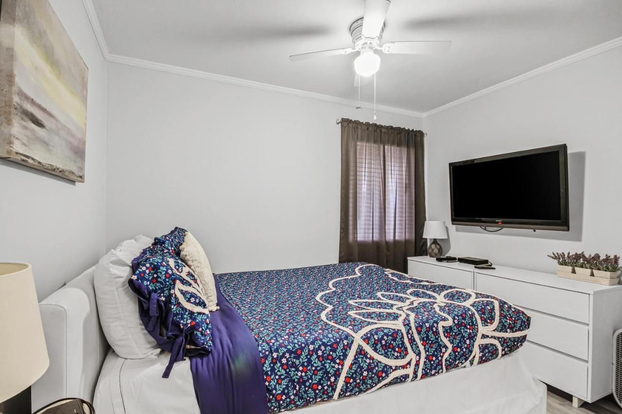 Apartment Seascape 109 *