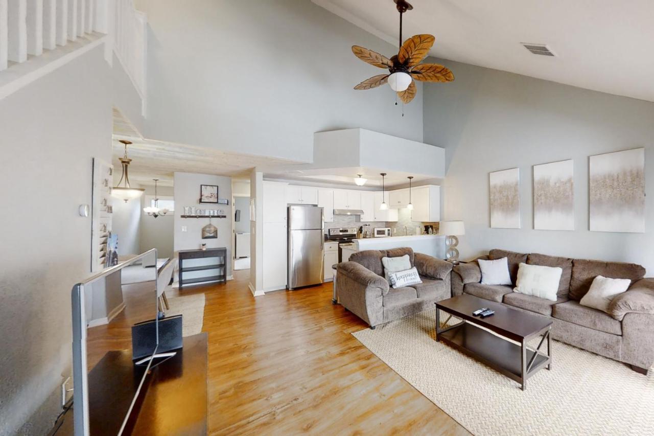 Greystone 203 Apartment