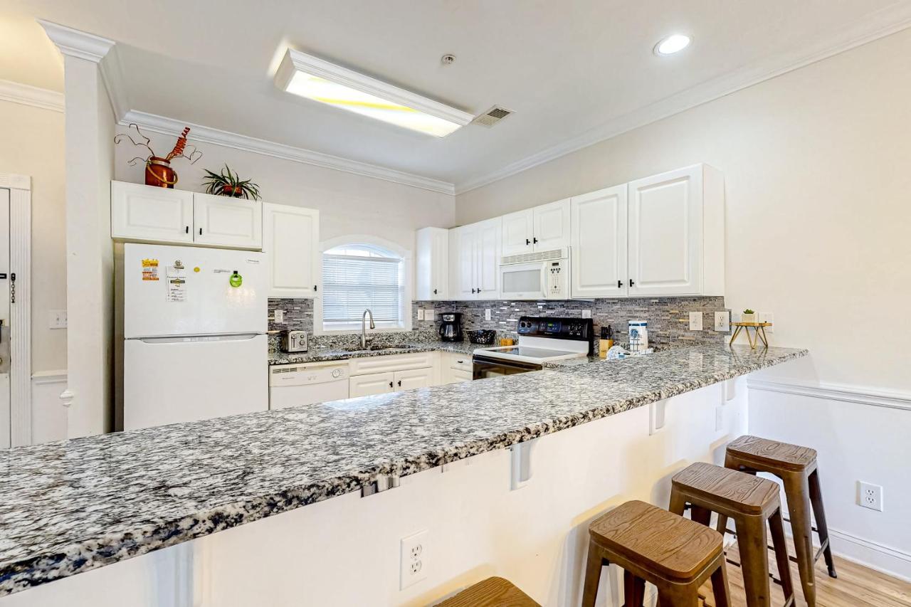 Magnolia North, Unit 202