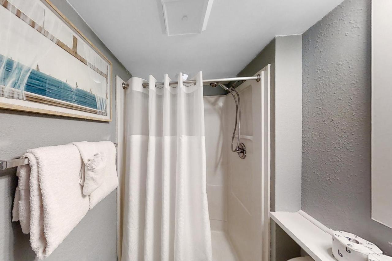 Sands Ocean Club 1629/1630 Apartment *
