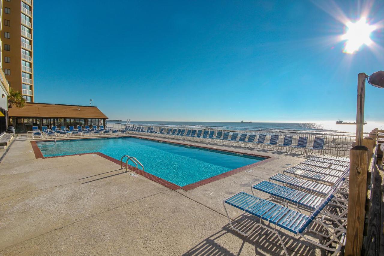 Sands Ocean Club 1629/1630 Apartment
