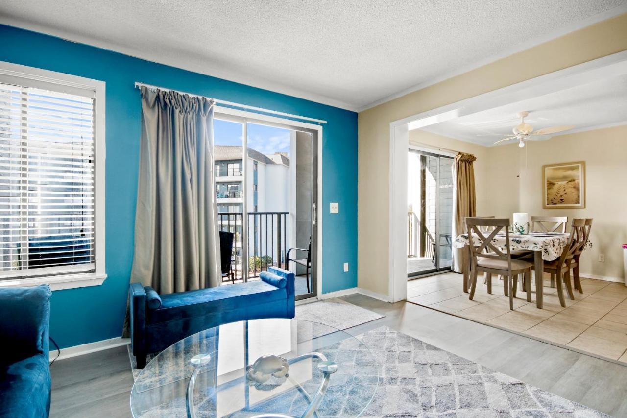 On The Beach 2 Bed 2 Bath 3rd Floor *