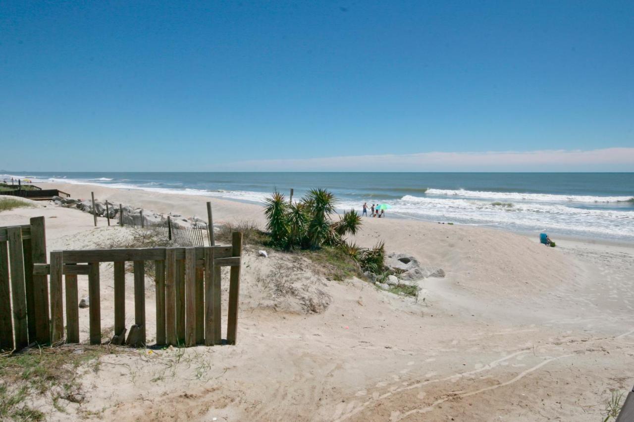 On The Beach 2 Bed 2 Bath 3rd Floor Holiday home *