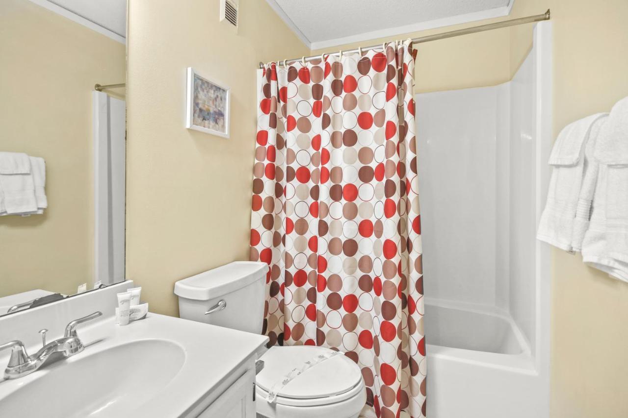 On The Beach 2 Bed 2 Bath 3rd Floor Holiday home Myrtle Beach