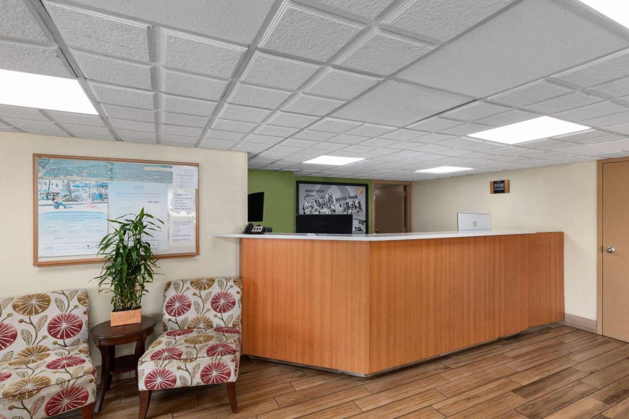 Super 8 By Wyndham Myrtle Beach/market Common Area 2*