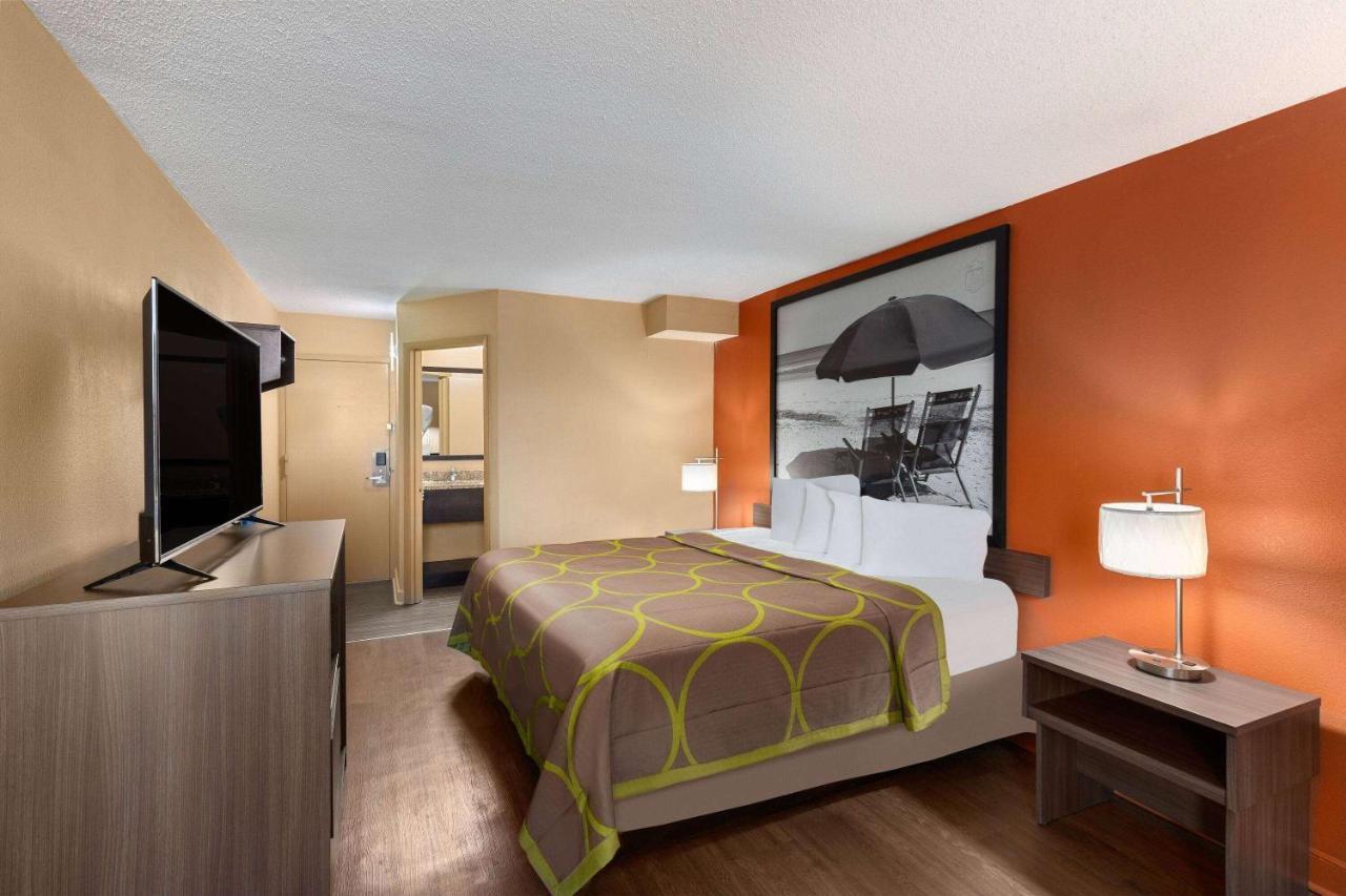 Super 8 By Wyndham Myrtle Beach/market Common Area 2*