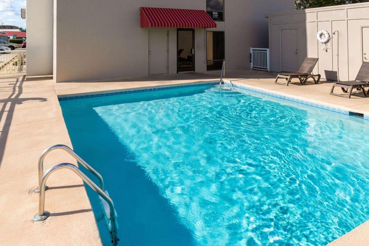 Super 8 By Wyndham Myrtle Beach/market Common Area 2*