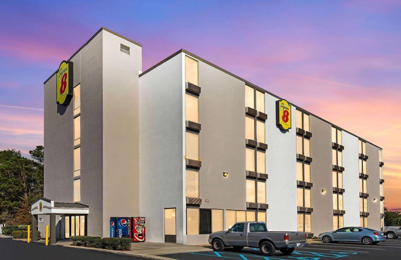 Super 8 By Wyndham Myrtle Beach/market Common Area Motel