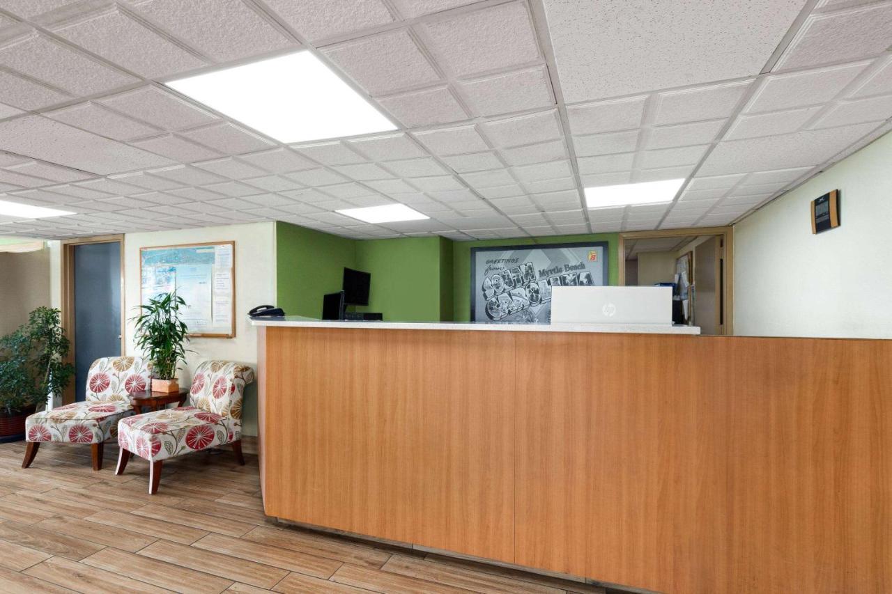 Super 8 By Wyndham Myrtle Beach/market Common Area Motel