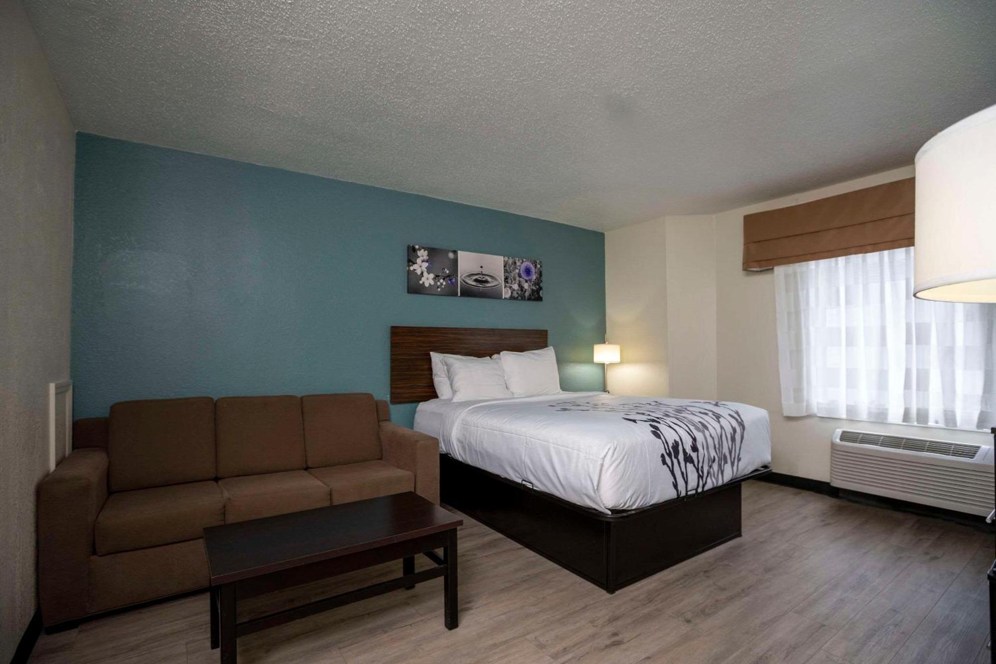Hotel Sleep Near Outlets 2*